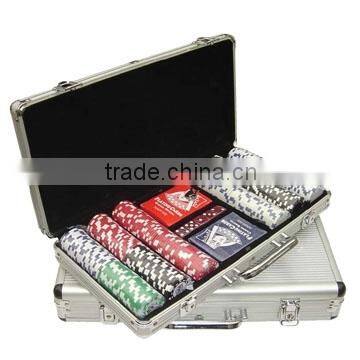 professional poker chip set in casino,play chip set with black aluminum case - 2014