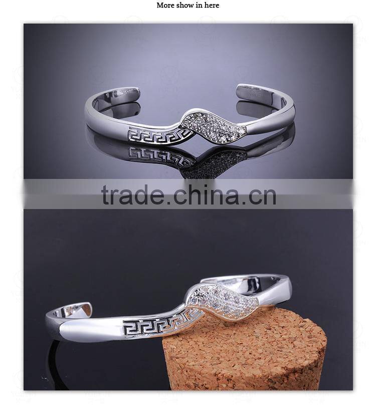 Attractive Micro Pave Setting Gemstone Unique Bangles Designs