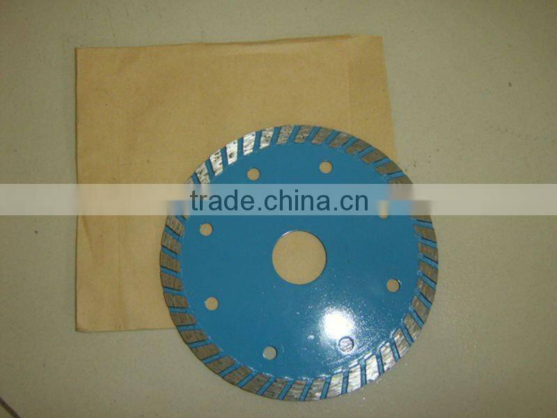 Sharp diamond circular saw blade for cutting stone and construction