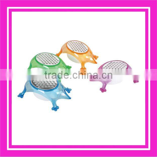 plastic grater with container