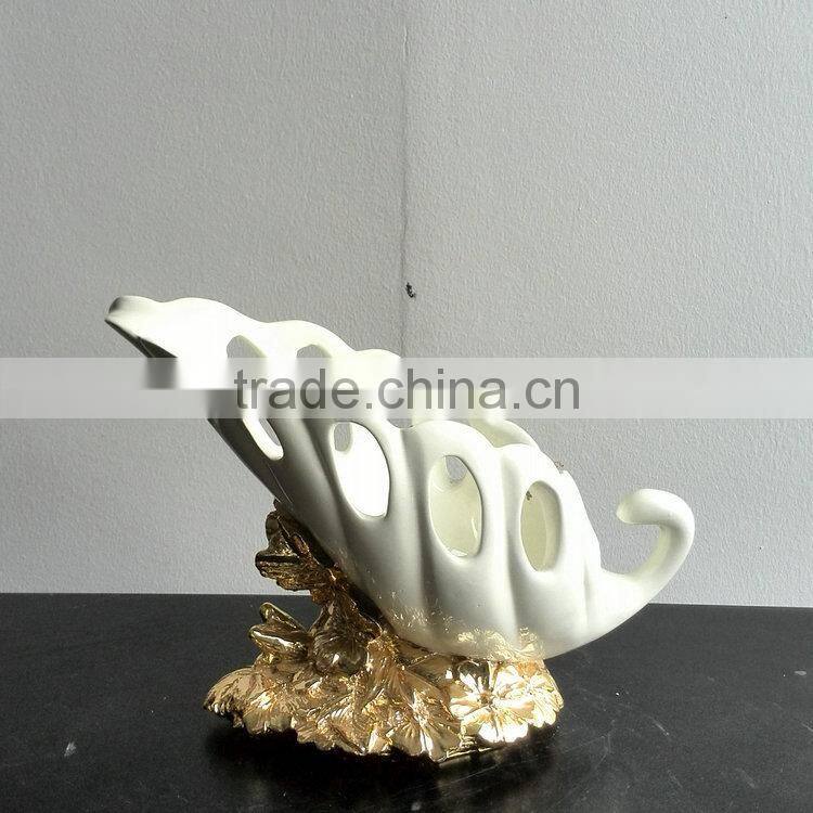 Polyresin wine shelf decoration
