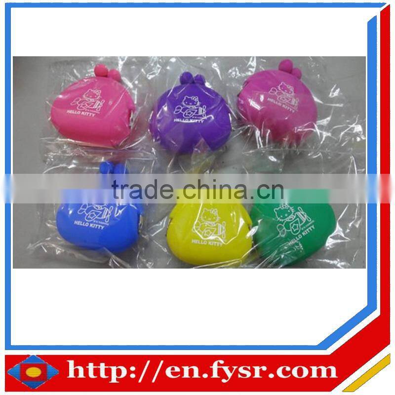 2016 China manufacturer cheap silicone small coin wallet