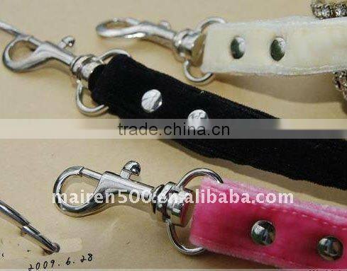 Beautiful color leashes for your cute pet