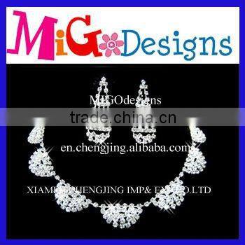 Fashion Wedding crystal Necklace Earring Tiara set