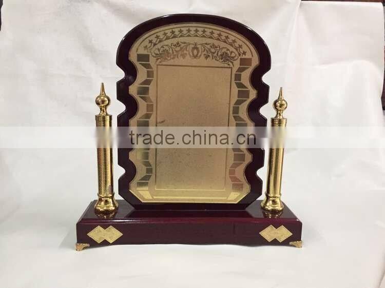Hot Sale United Arab Emirates National Celebrative GOLDEN Wooden Shields