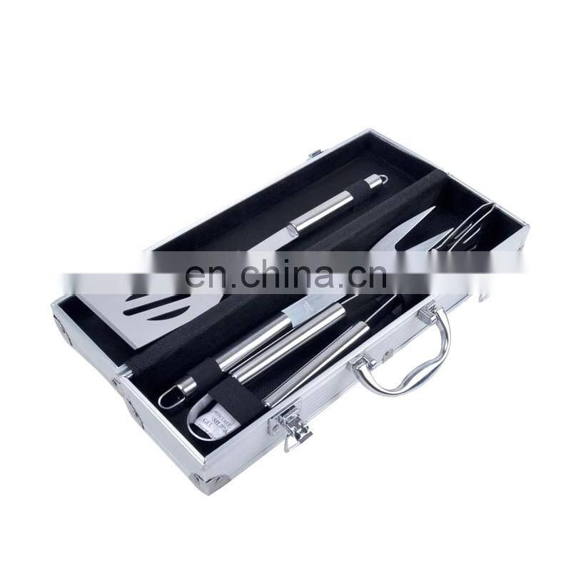Aluminium case with 3pcs bbq accessory tools
