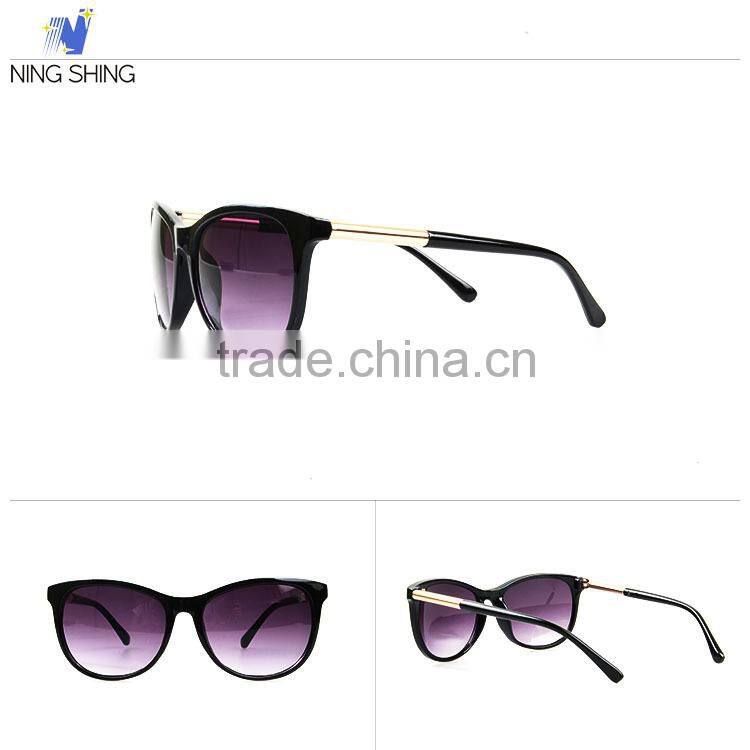 Classical Wooden Kiss Sunglasses