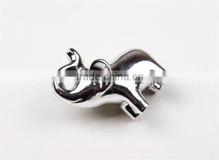 wedding favor and souvenir--Silver - Finish Lucky Elephant Place Card Holders