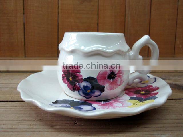 Elegant Ceramic tea pot with lid