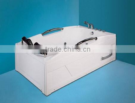 080227 Luxury hottub with massage system