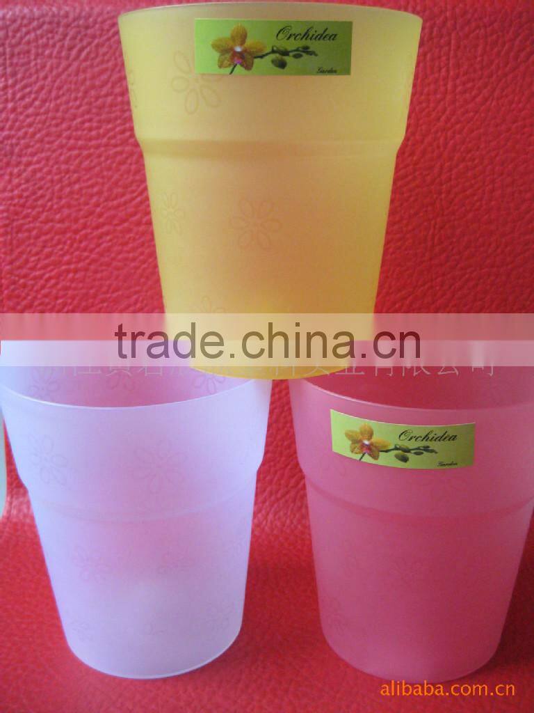 Round Plastic Flower Pot