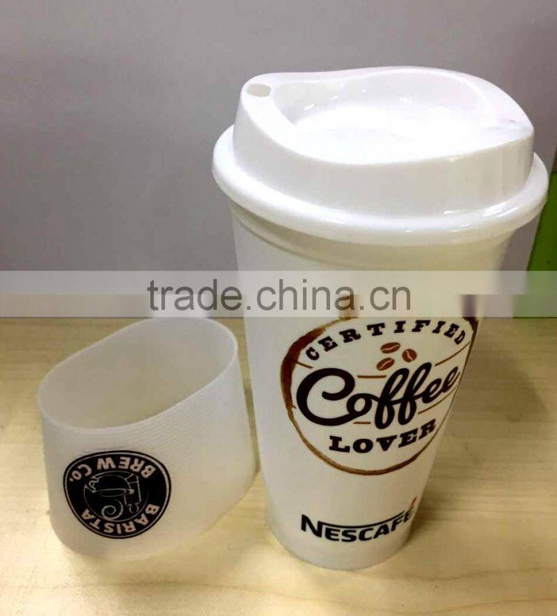 Hot and cold Plastic travel coffee cup with lid and silicone band