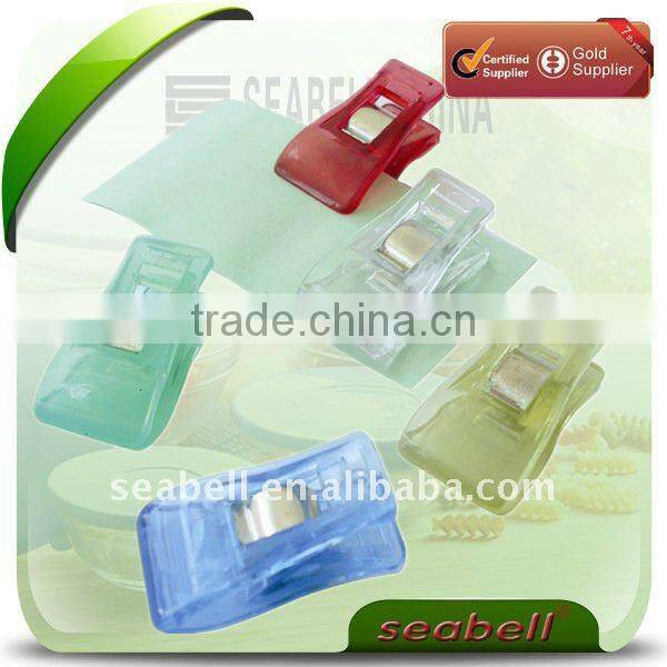 Plastic Clothes Pegs