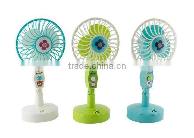 2017 new summer mini creative fan portable fan toy with candy promotional toys