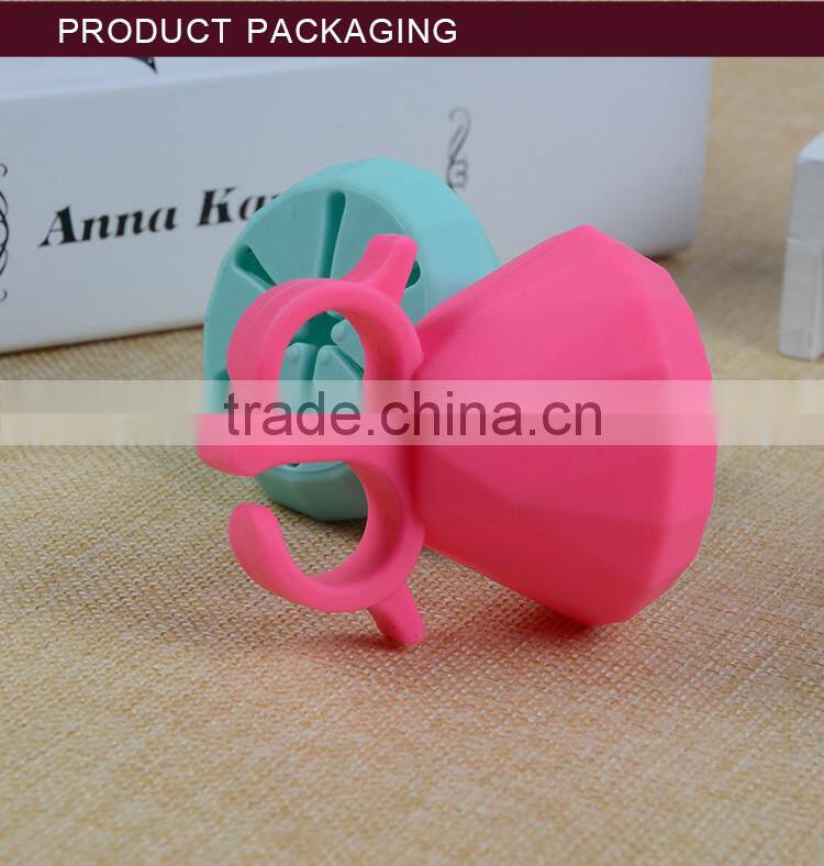 Private label two finger wearable silicone clear nail polish holders