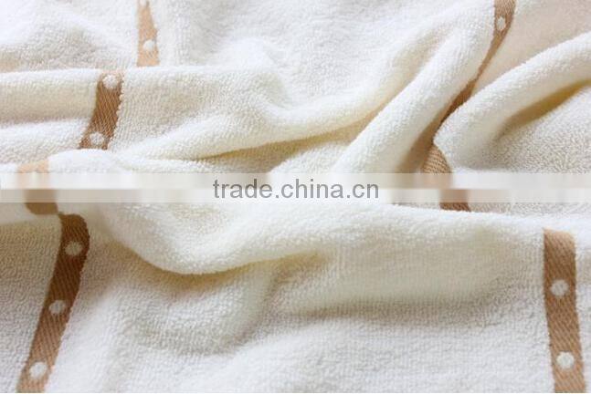 100% cotton terry placement print luxury bath towel