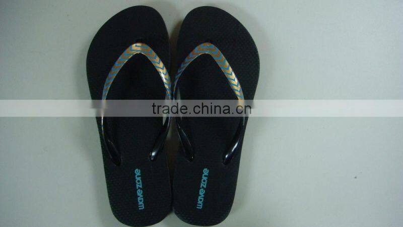 wholesales latest ladies beach summer rubber PE slippers with printted pvc strap