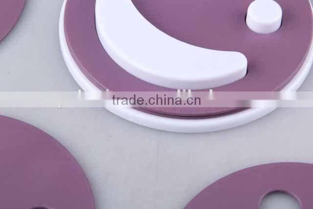 5pc round emoji heat insulation pad hollowing plastic pot holder