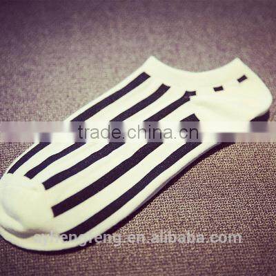 2015 hot style wholesale fashion man socks stripe socks