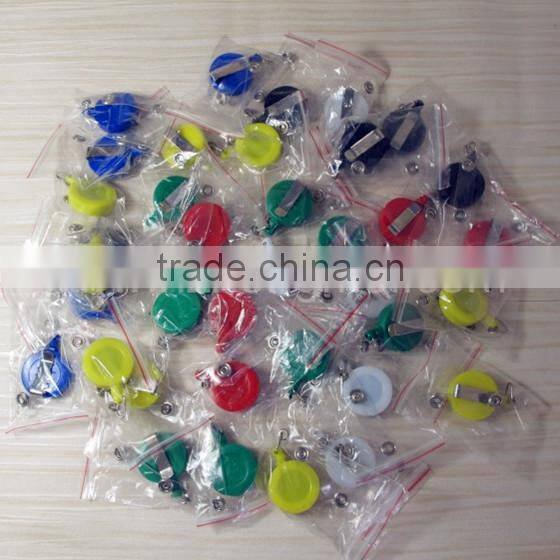 Plastic retractable badge reel