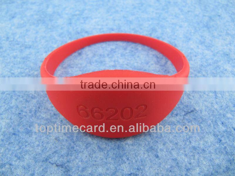 New style 13.56mhz RFID NFC silicone wristband waterproof