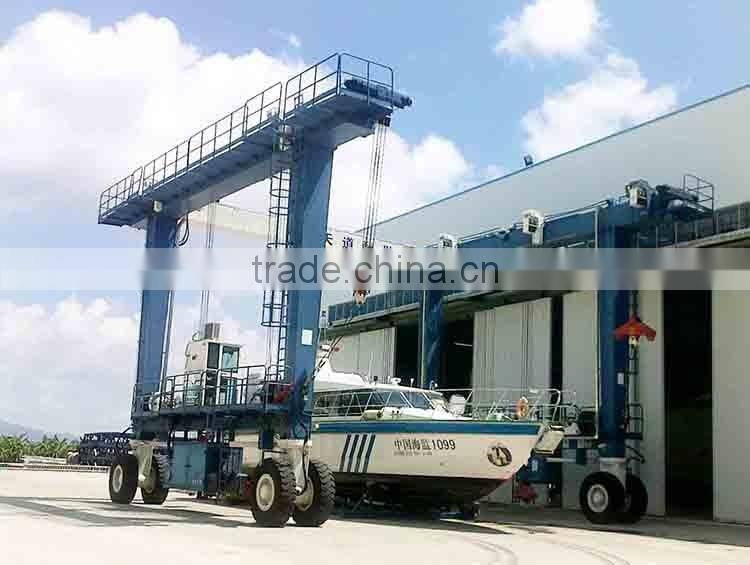 Yacht handling machine boat lifting crane
