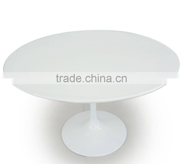 White Eero Saarinen Fiberglass Saarinen Tulip Table replica