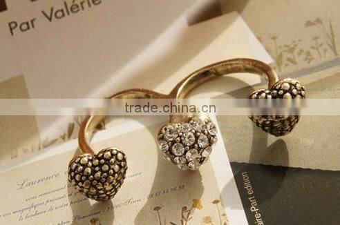 Fashion three hearts are connected new rings