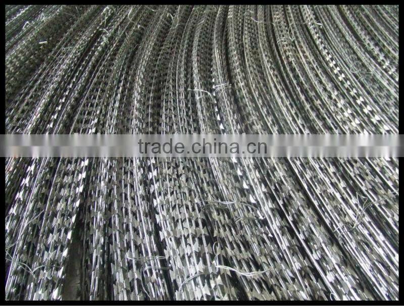 BTO-22 BTO60 BTO65 razor barb wire or concertina wire with razor factory