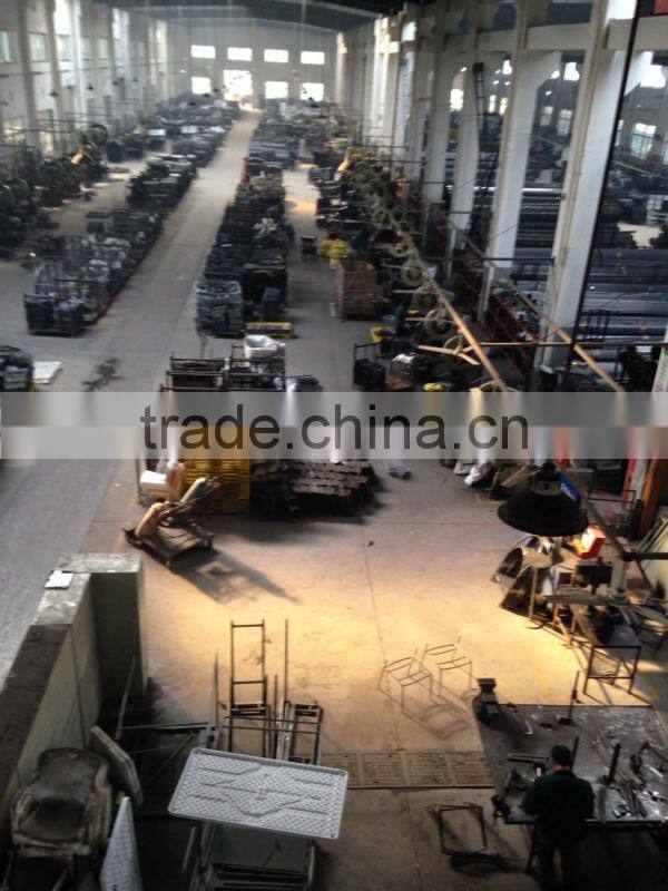 2014 Hot sale blow molding round pedestal folding table