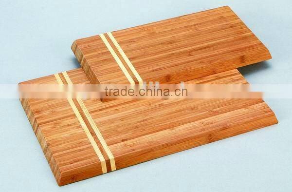 WOODEN/BAMBOO CUTTING BOARD