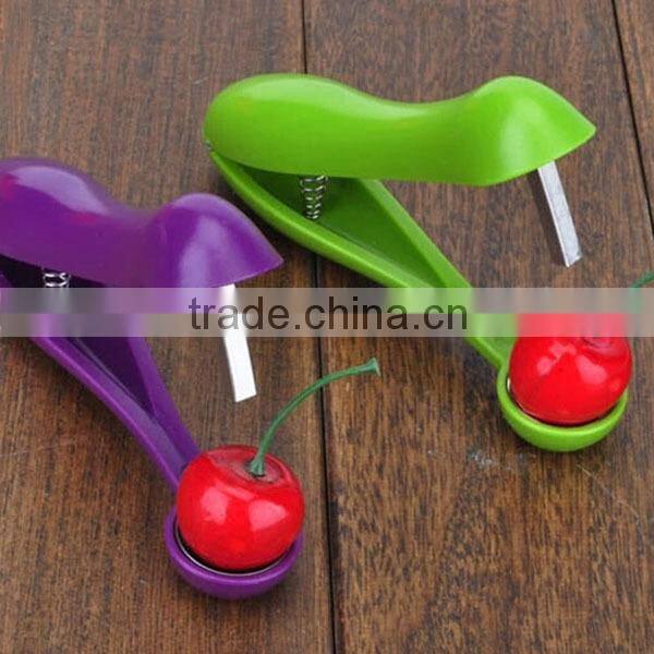 2015 Innovative kitchen tools olive & cherry pitter plastic mini cherry pitter easy cherry stoner remover