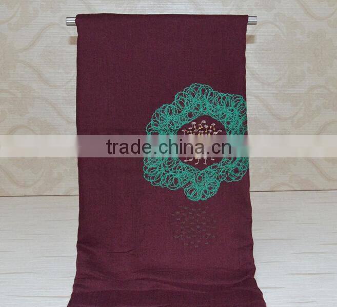 Wholesale Fall Winter Fashion Embroidery Design Flower Woman Cotton Shawl