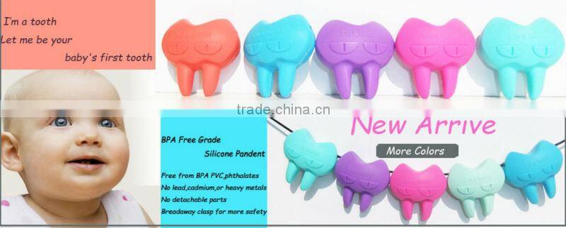 Yellow floating munchkin 'white hot' duck bath toy