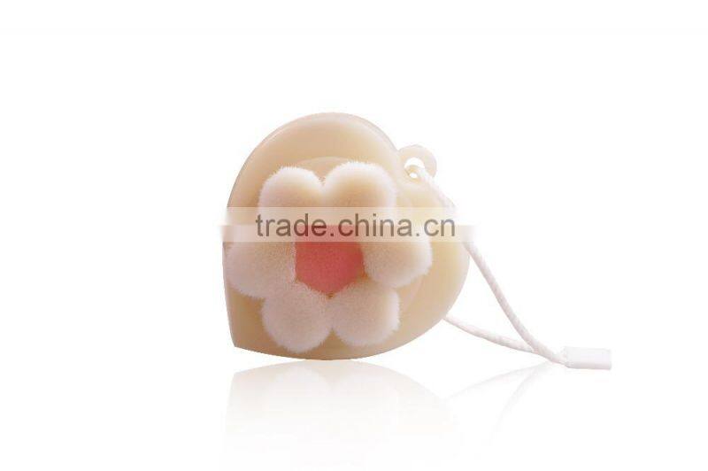 2015 new Chinese factory high end skin face brush, facial cleaning brush with heart-shaped plum blossom