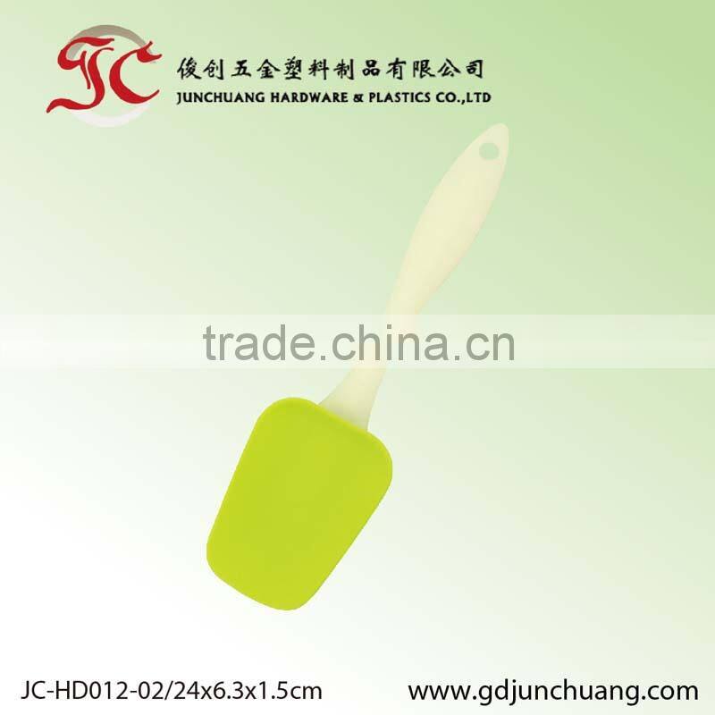 Popular PP handle silicone spatula