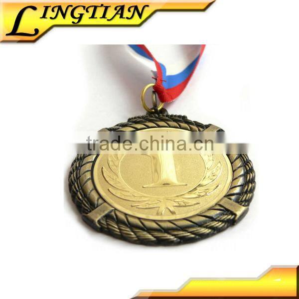 2015 free sample custom design antique copper plated brass medal