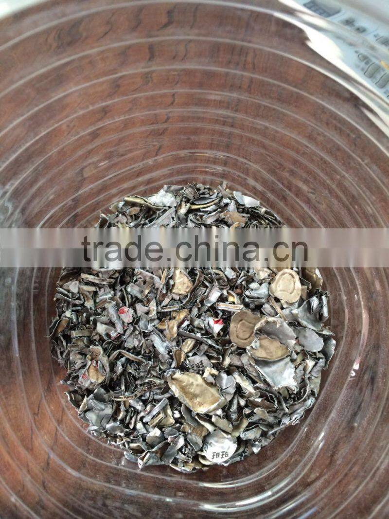 Aluminum cans crusher for crushing scrap coke cans