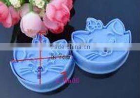 Cake Decoration tool- 2pcs Plastic Cartoon Cake Cutter Fondant Sugarcraft