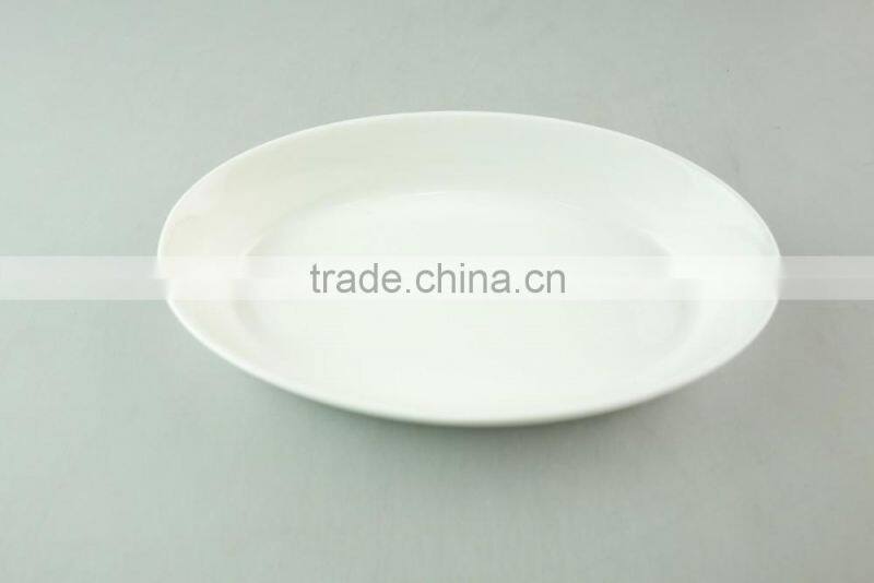 Wholesale Oval white ceramic bake plate for daily use