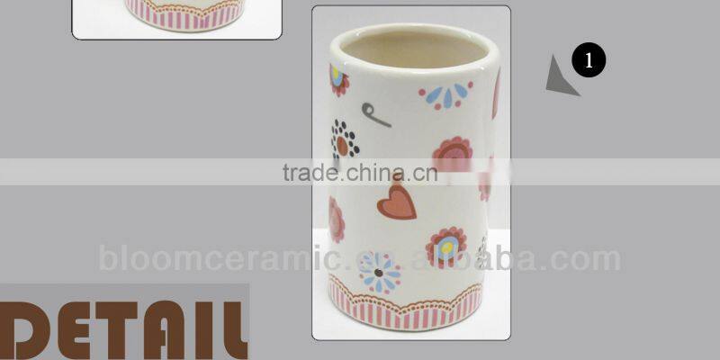 Flower decal bathroom accessory set