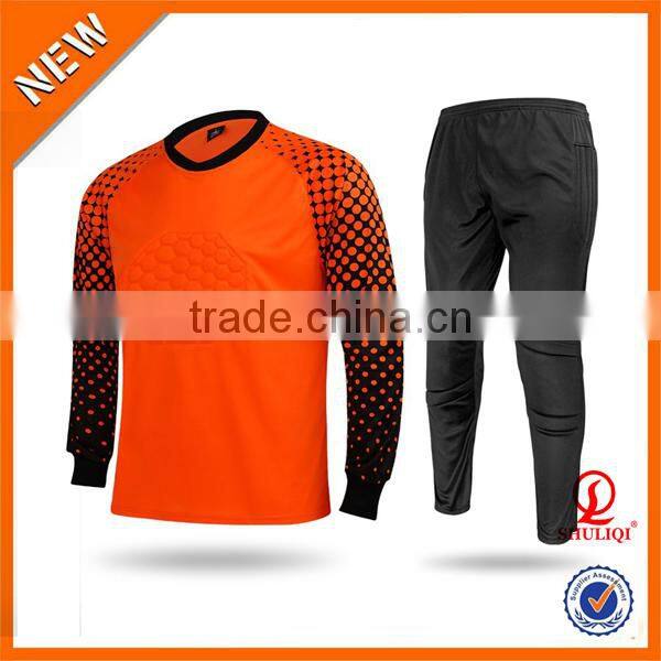 2016 Wholesale long sleeve soccer uniform custom