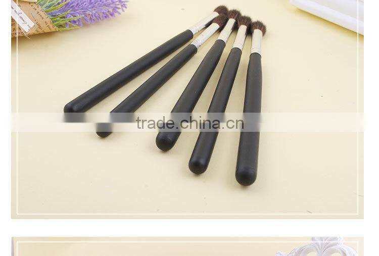 Long wooden handle eye shadow brush blooming brush 1pc