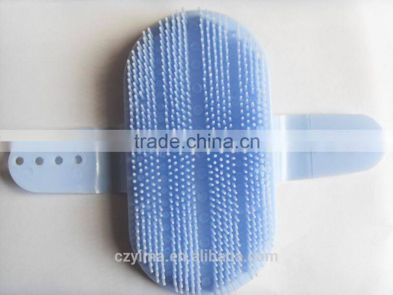plastic curry comb for horse cleaning