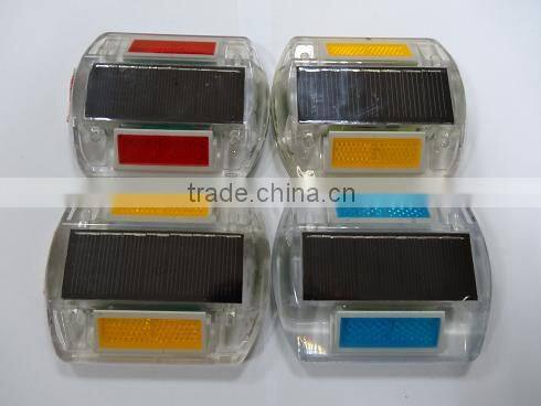 Yellow color solar stud