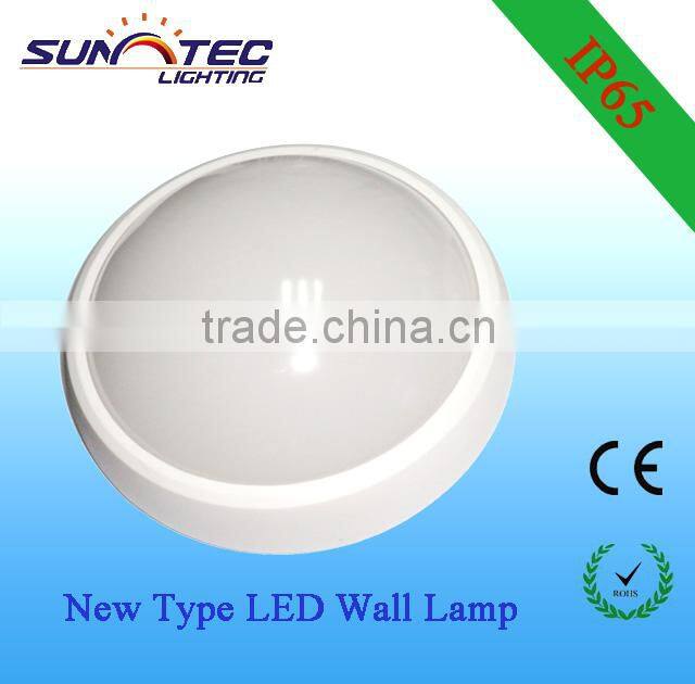 Wall light with battery