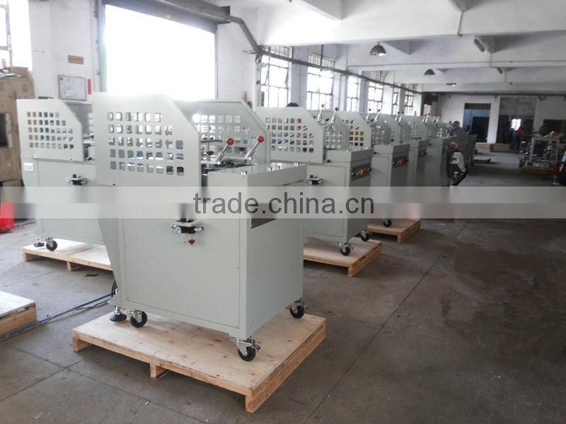Automatic pocket creasing machine
