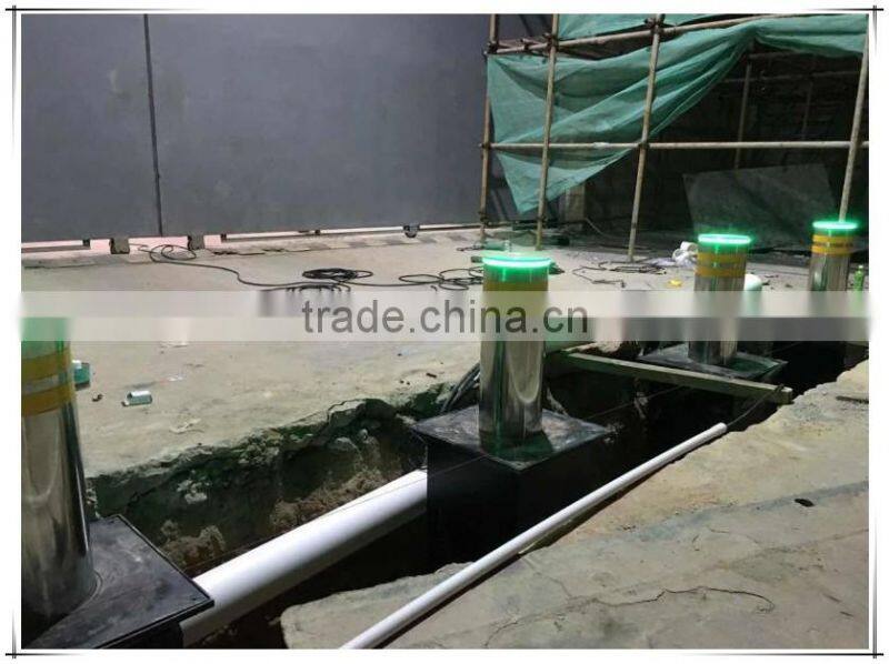 LED light on top traffic rising bollard