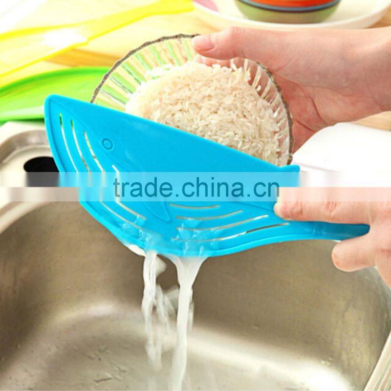 Creative Whale Shape Lever Drainage Rack Wash Rice Is Rice Washing Sieve Kitchen Gadgets Multicolor