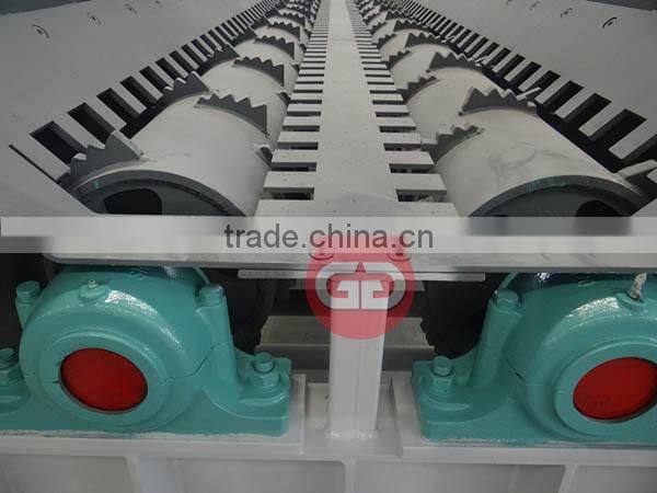 Wood veneer peeling machine with good quality